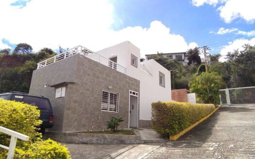 Casa Quinta en Urbanización Bosques de la Lagunita, El Hatillo