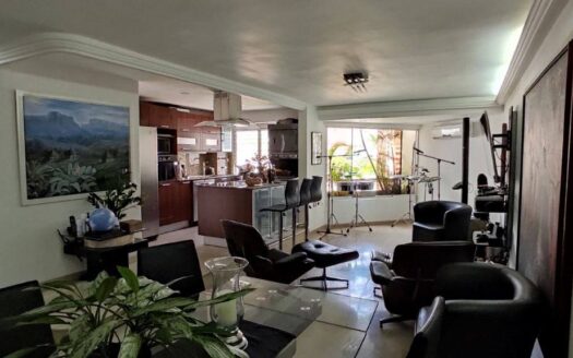 Apartamento Duplex en Los Palos Grandes, Municipio Chacao, Estado Miranda