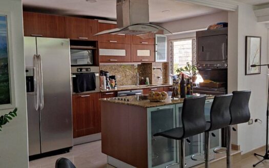 Apartamento Duplex en Los Palos Grandes, Municipio Chacao, Estado Miranda