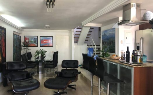Apartamento Duplex en Los Palos Grandes, Municipio Chacao, Estado Miranda