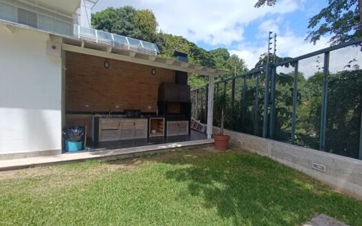 EN VENTA Mansión ubicada en Valle Arriba, Municipio Baruta, Estado Miranda