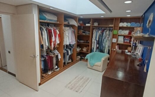 EN VENTA Mansión ubicada en Valle Arriba, Municipio Baruta, Estado Miranda